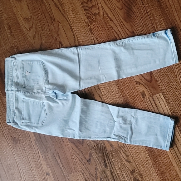 Guess light washed capris - Picture 7 of 8